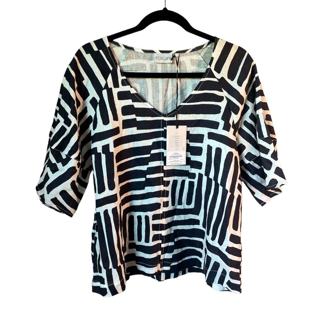 NWT FOIL linen Short sleeve top in size 6. Stripe Geometric Office Casual